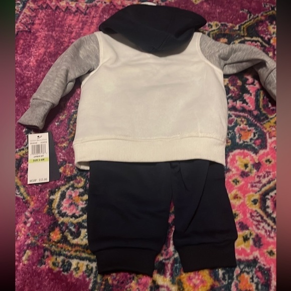 Tommy Hilfiger baby outfit - Picture 4 of 4
